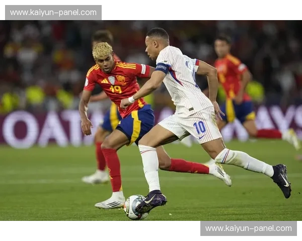 科莫狂轰28脚射门+11次绝佳机会竟0进球，刷新五大联赛尴尬纪录